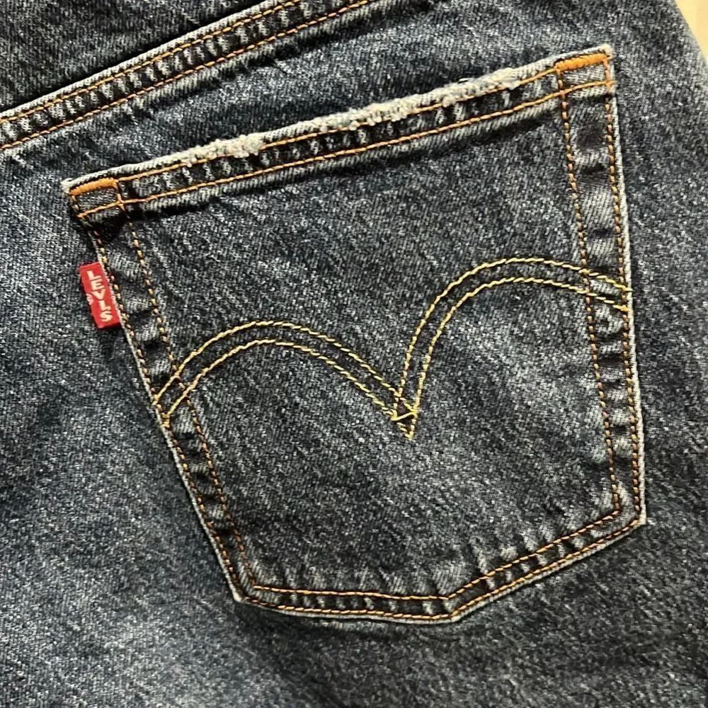 Levi’s Premium 501 ORIGINAL FIT HIGH RISE WOMEN'S SHORTS - Picture 4 of 14